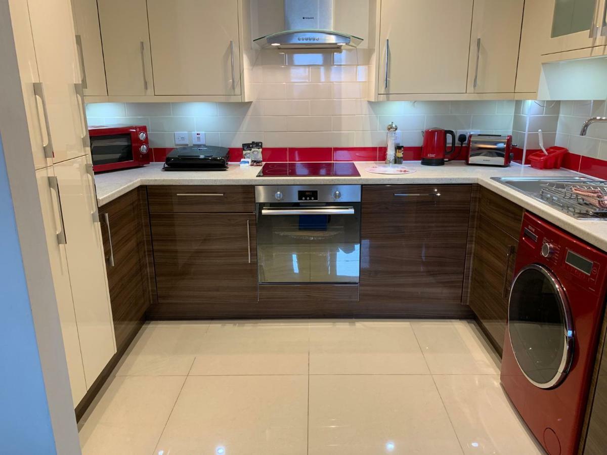4 The Courtyard Central Windsor 2Br Bagian luar foto